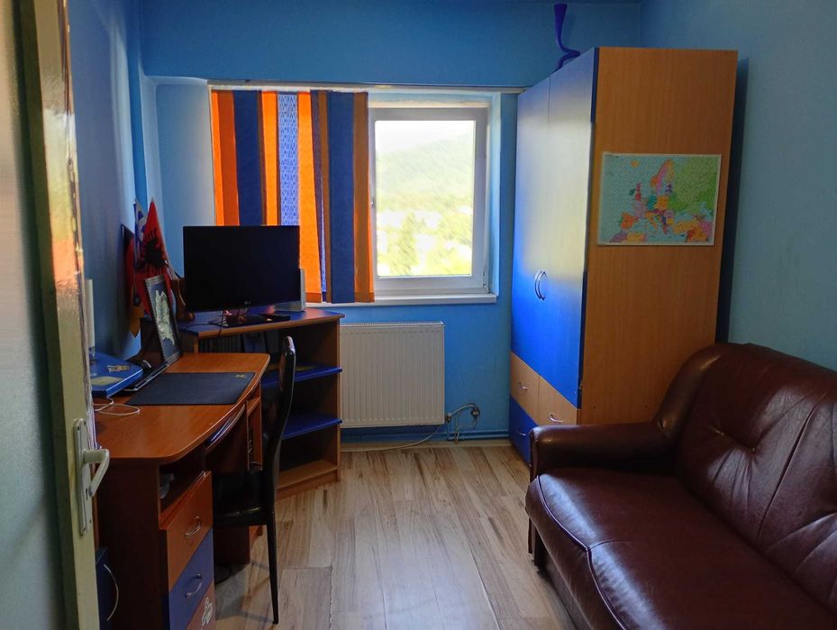 Vând apartament 3 camere Petroșani Nord