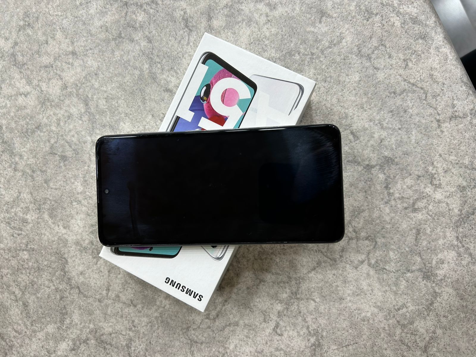 Продам Samsung a 51