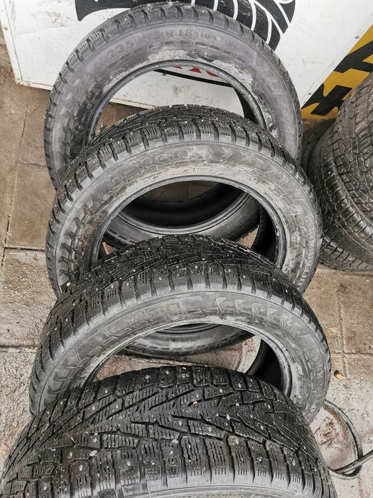 Резина зимняя б/у 18/235/55