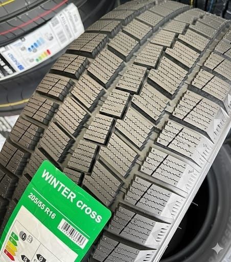 Мягкие 205/55/16R новые комплект шин