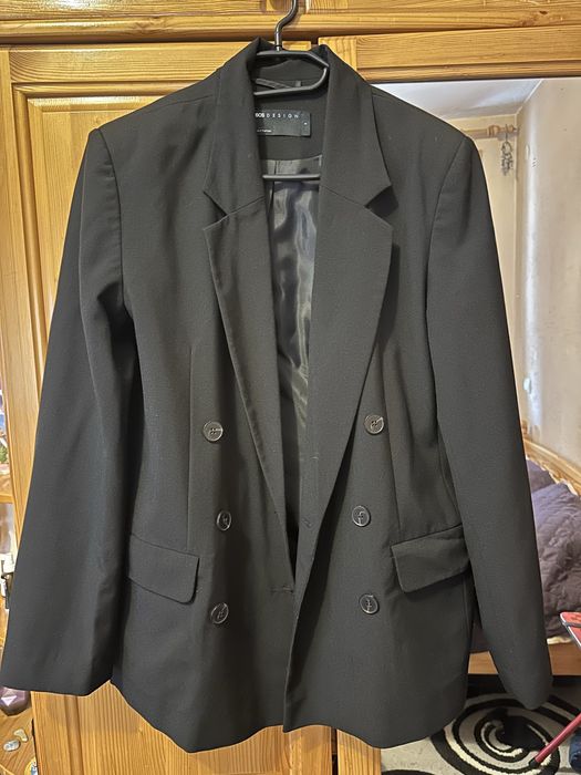 Тъмни дамски палта