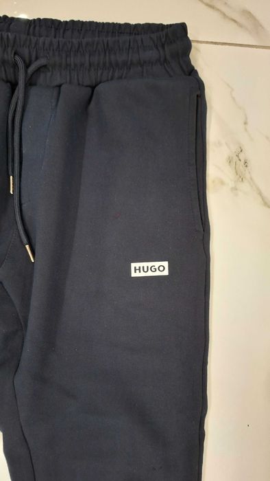 Продавам мъжки екип HUGO