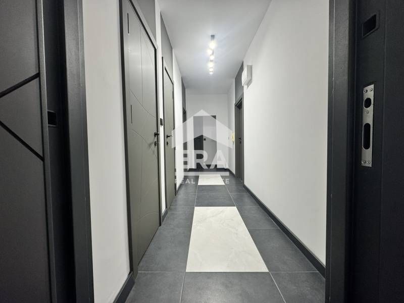 Продава се Четиристаен апартамент в Варна, Левски - 90 кв.м за 2523 €/кв.м - Снимка #2