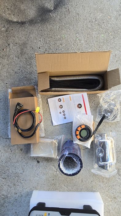 Sirocou  Portabil 12/24 /220v ,complet la cutie cu toate accesoriile l