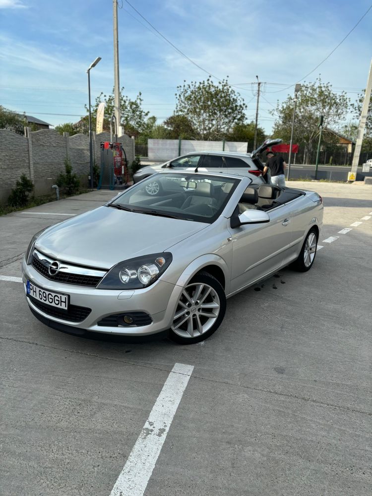 Opel astra h cabrio km reali