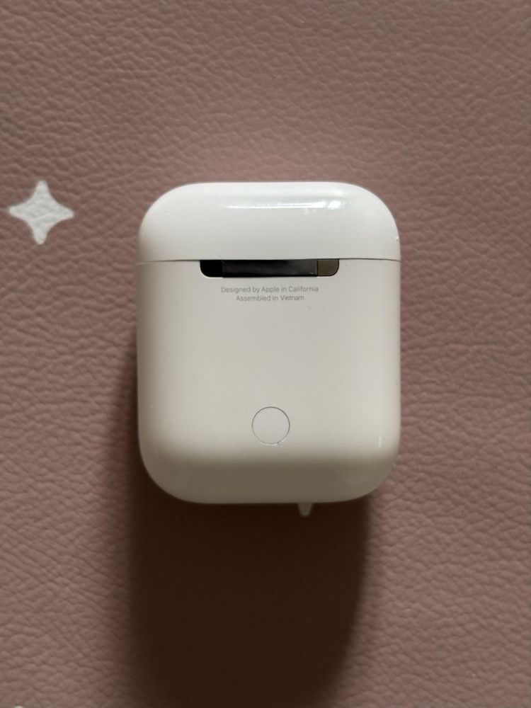 Airpods 2.1 чап тараф наушник и кейс сотилади