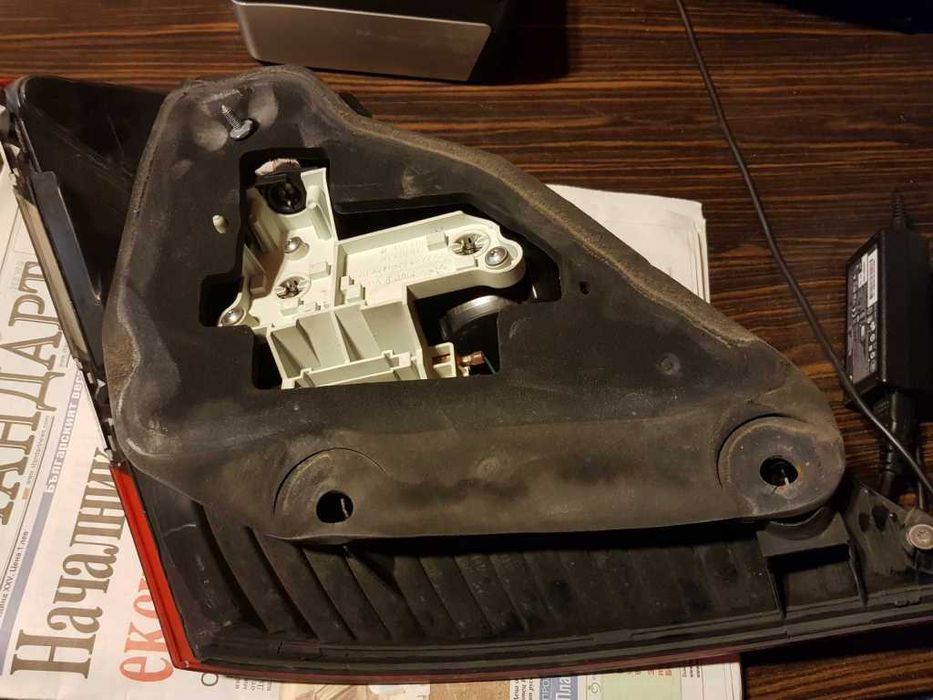 Заден десен ориг.стоп за  Мерцедес 320 S 2006г-леко счупен работи