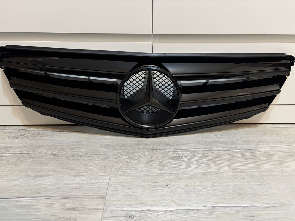 AMG маска решетка за Mercedes W204 C-class 2007-2014