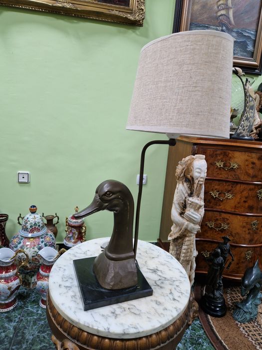 Уникална антикварна дизайнерска фигурална настолна лампа