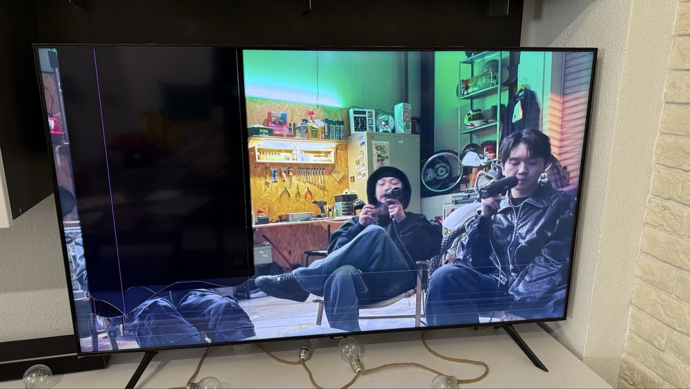 TV Samsung Smart QLED 55inch 138cm QE55Q60 Ecran Defect