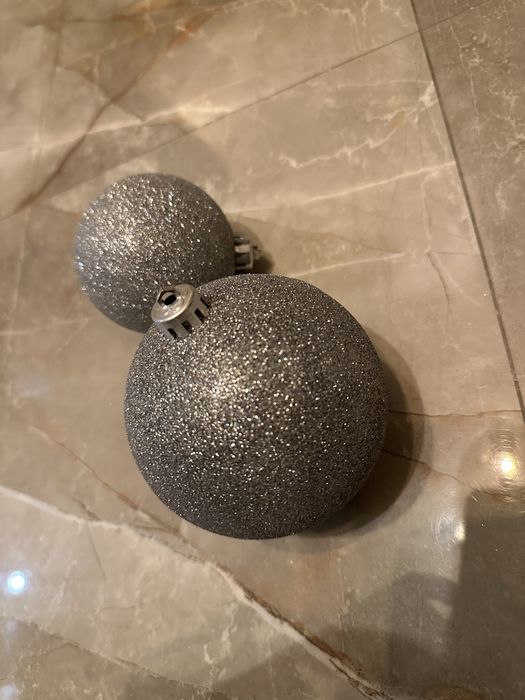 Globuri ornamente craciun noi diametru de 8 si  10cm