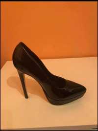 Обувки - черни лачени с висок ток 13см в перфектно състояние