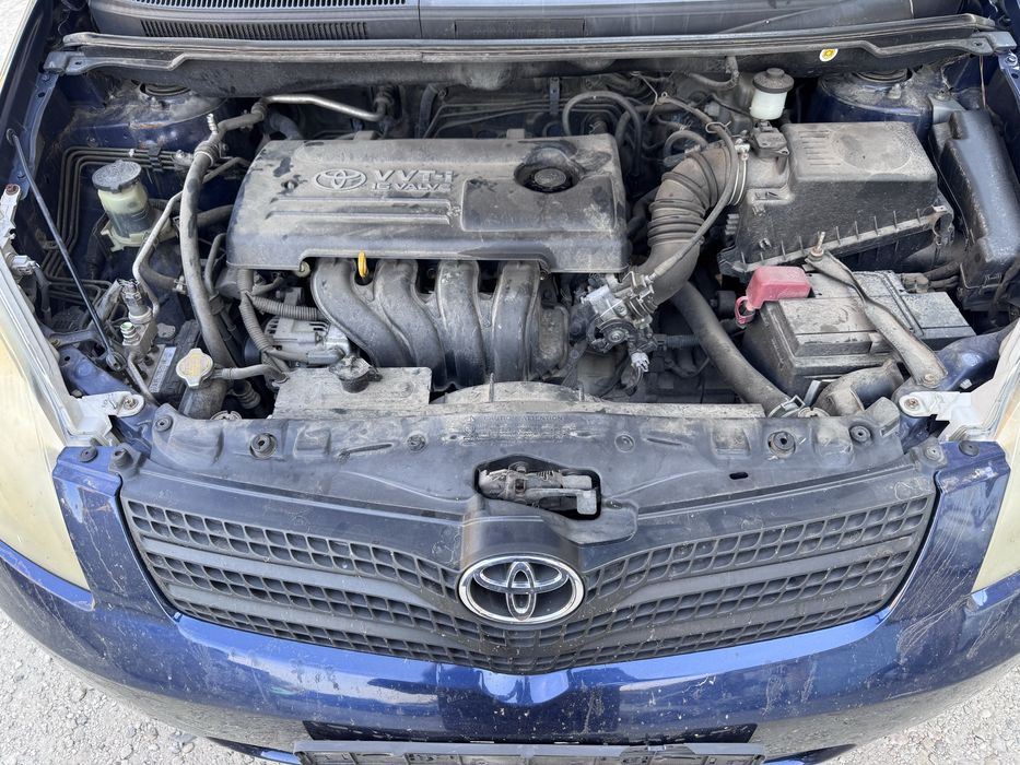 Toyota Corolla Verso 1.6i 110кс 2004г На Части