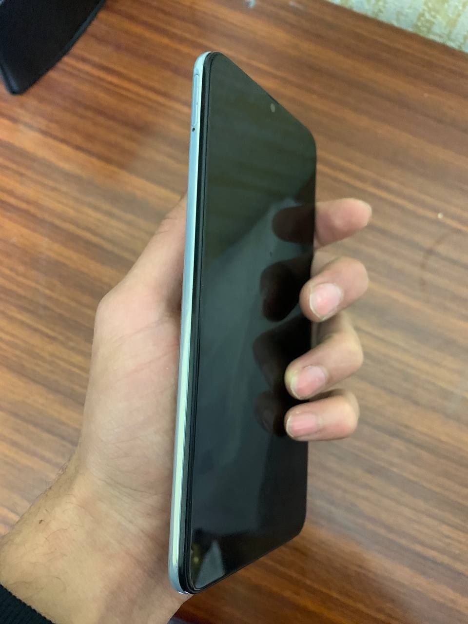 Samsung a70     .