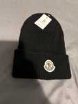 Caciula Moncler Noua
