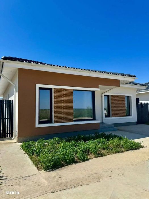 Cartier LUX de case individuale cu cămară si 2 parcari