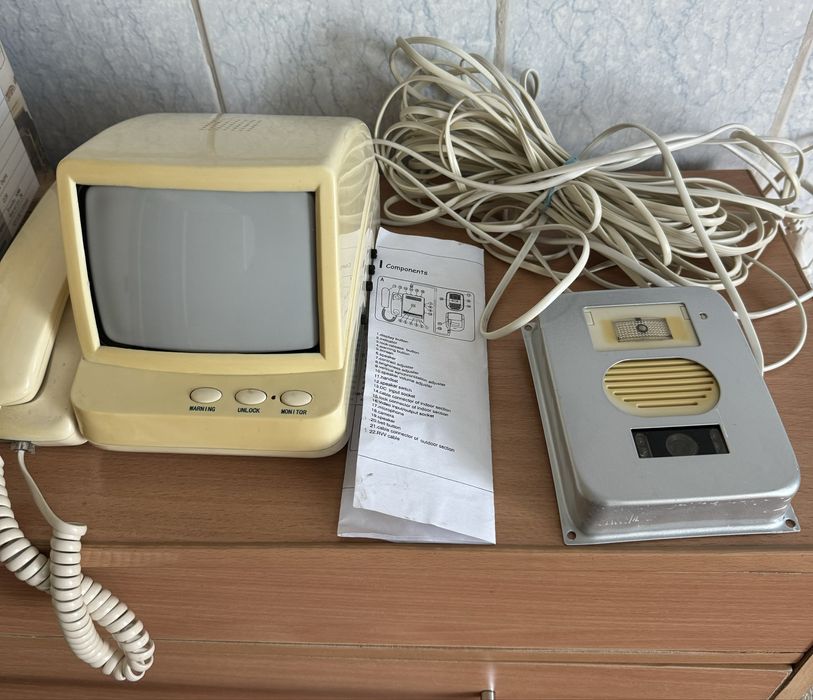 Видеодомофон б/у черно белый