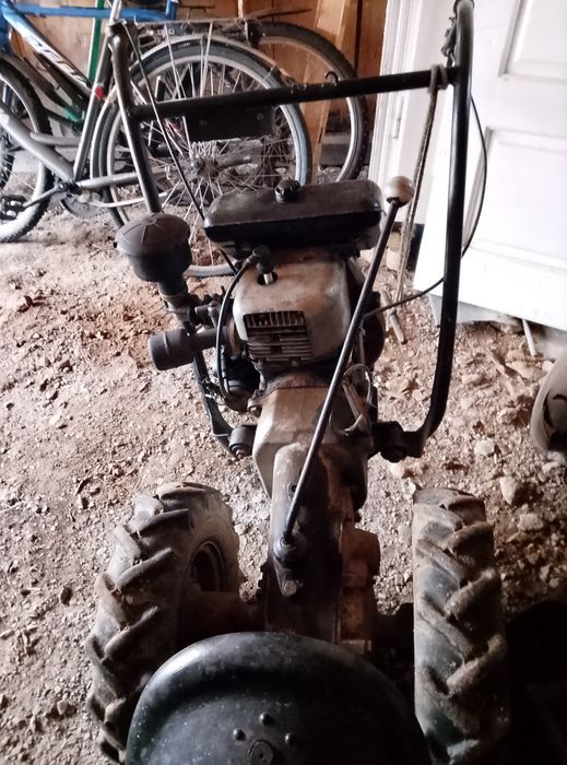 Vând cositoare/ motocositoare Carpatina, funcțională 2700 lei  negocia