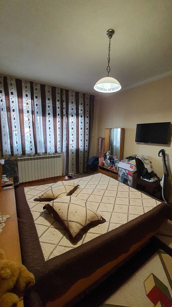 Продава се Тристаен апартамент в Асеновград - 105 кв.м за 981 €/кв.м - Снимка #4