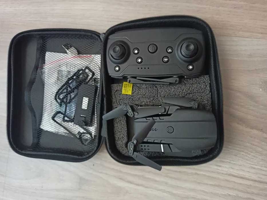 Дрон E99 дрон с две HD камери НОВ дрон!