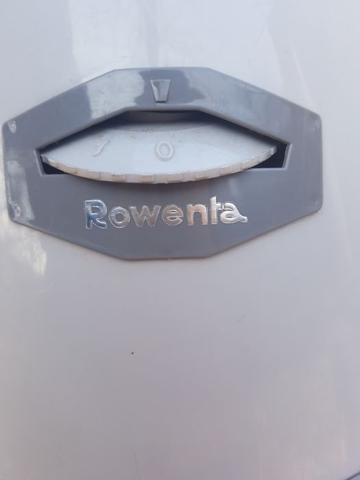 Uscător par tip cască Rowenta nou.