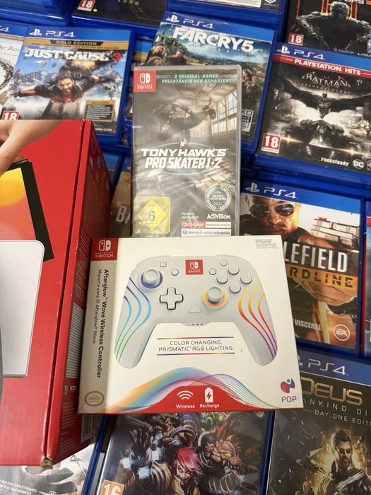 Nintendo Switch OLED nou sigilat + accesorii Nintendo și joc sigilat