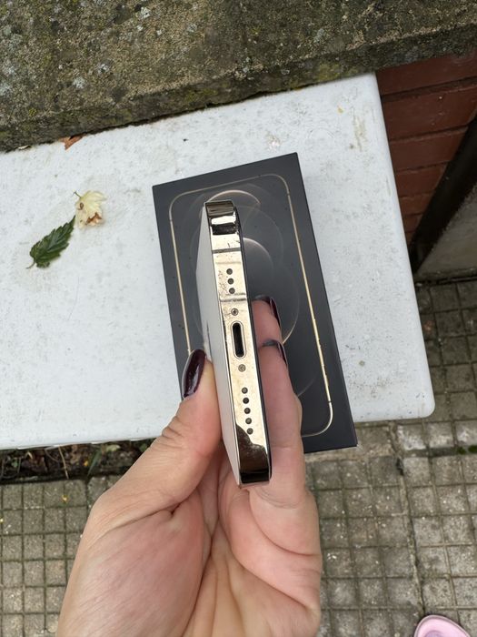 Телефон Iphone 12 pro