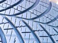 215/65/16 Goodyear Дот 1023