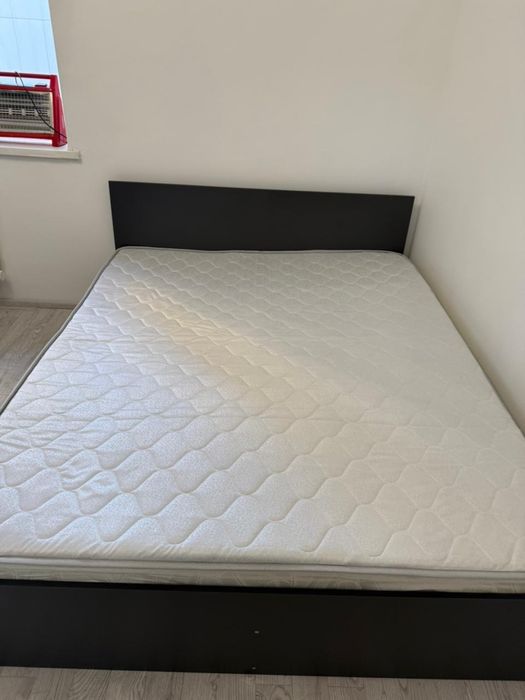 Двухспальная кровать в отличном состоянии