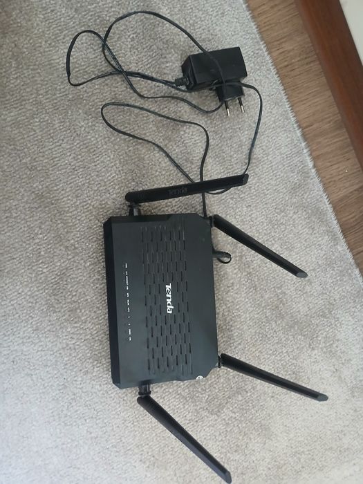 Продается роутер Tenda_576C60