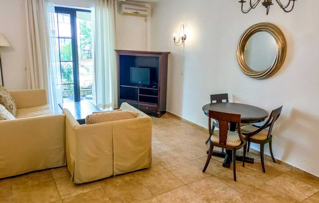 Продава се Двустаен апартамент в Обзор - 60 кв.м за 1022 €/кв.м - Снимка #1