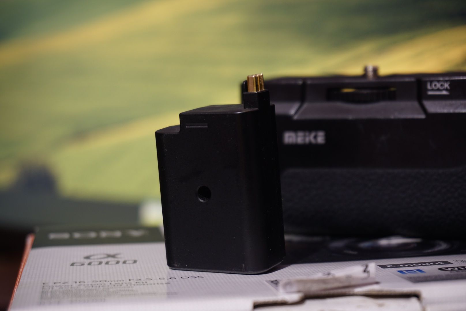 Вертикален Батериен Грип Meike MK-A6300