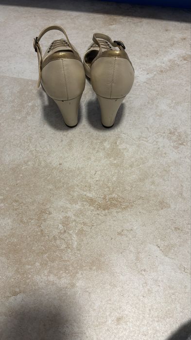 Pantofi Vicina piele bej cu auriu