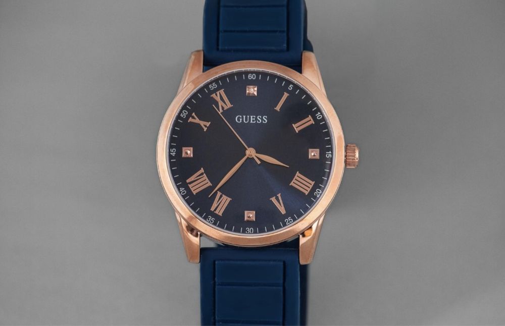 Ceas Guess unisex nou cu diamant