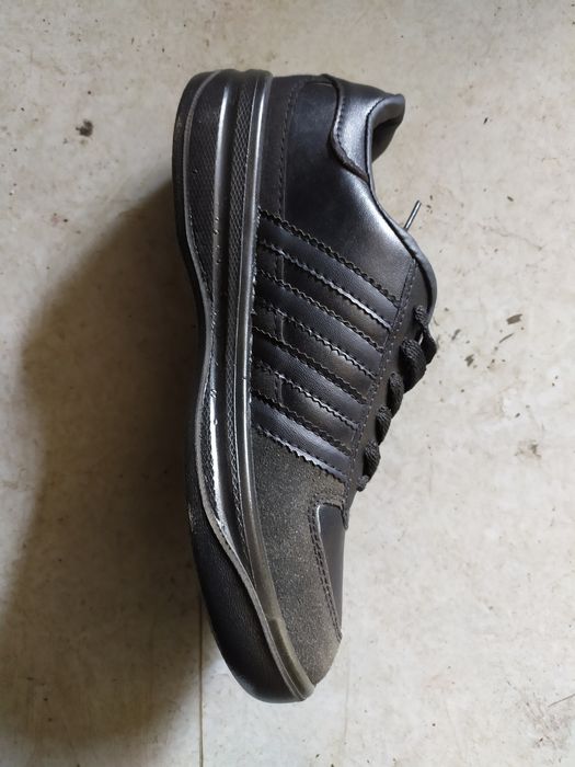 Продам новые кроссовки