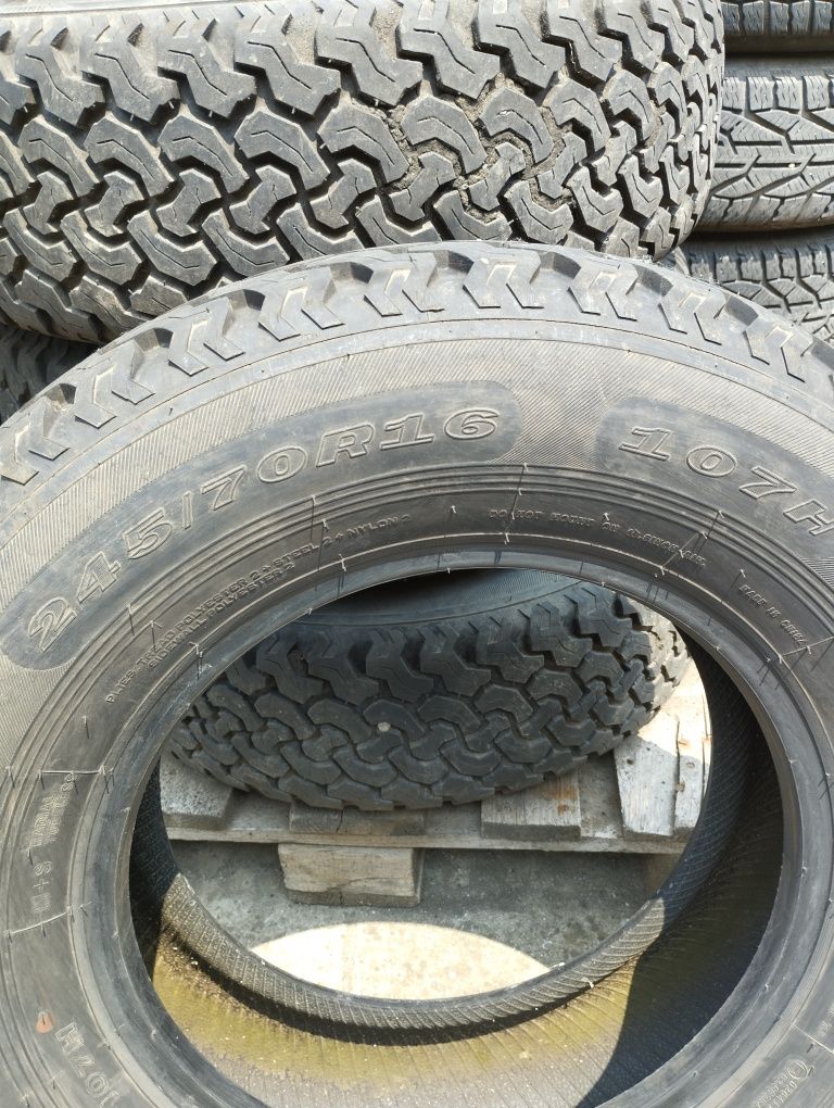 Гуми 4 броя 245/70 R16