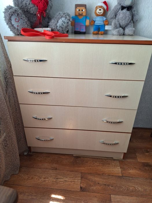 Комод с 4мя ящиками