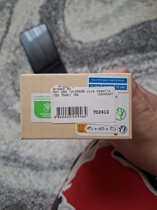 Motorola G84 5G Pantone Viva Magenta