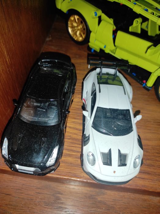 Vând machete scara 1:32/1:36 dar si matchbox sc