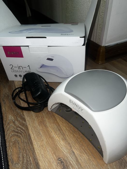 Лампа для сушка ногтей