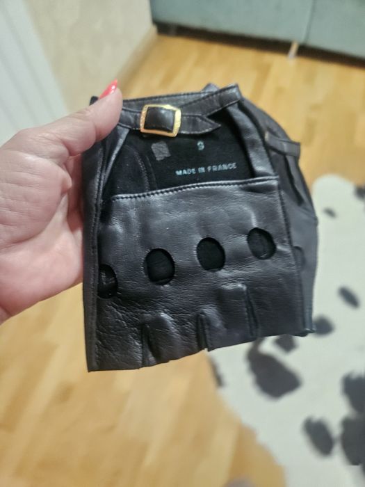 Manusi condus barbatesti