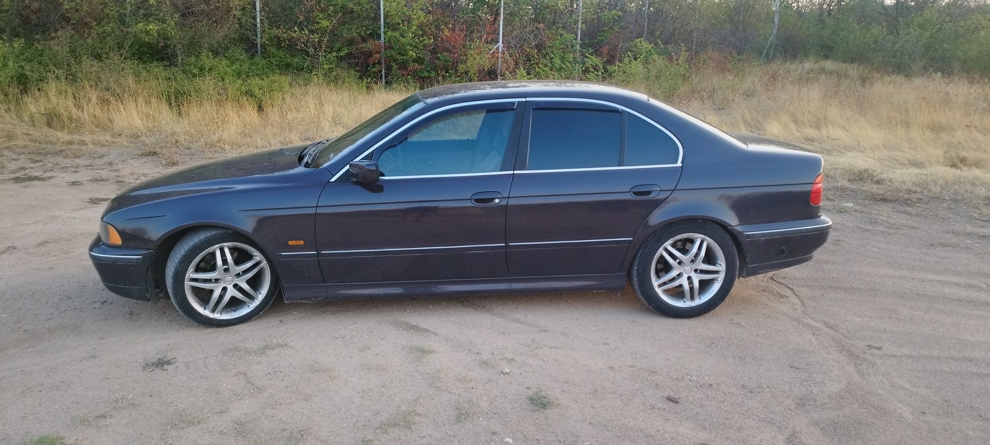 Продавам BMW E39 523i