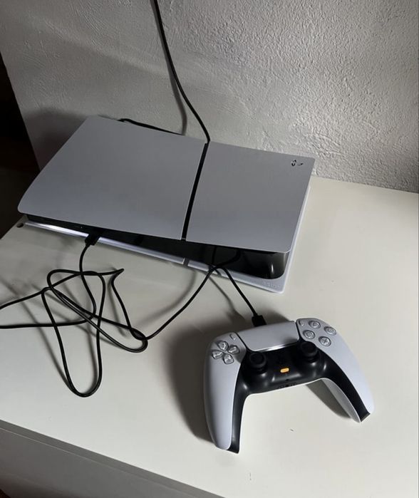 Продам PS5 в идеальном состоянии