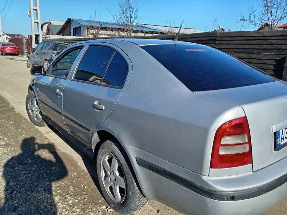Vând Skoda Octavia