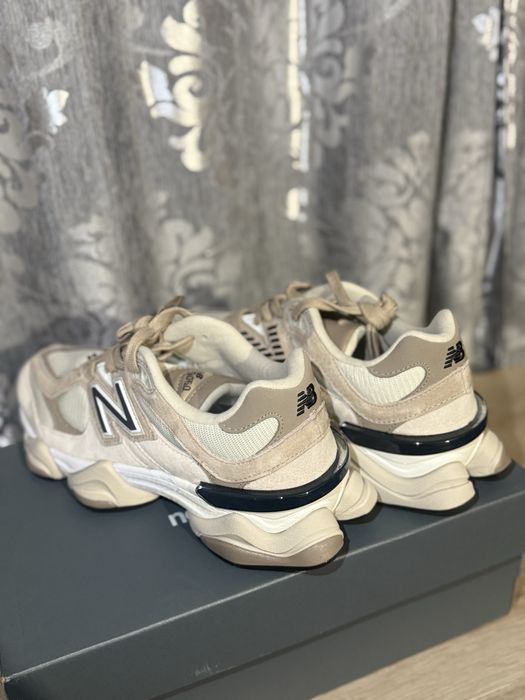New Balance 9060.