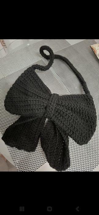 Geantă în formă de fundiță