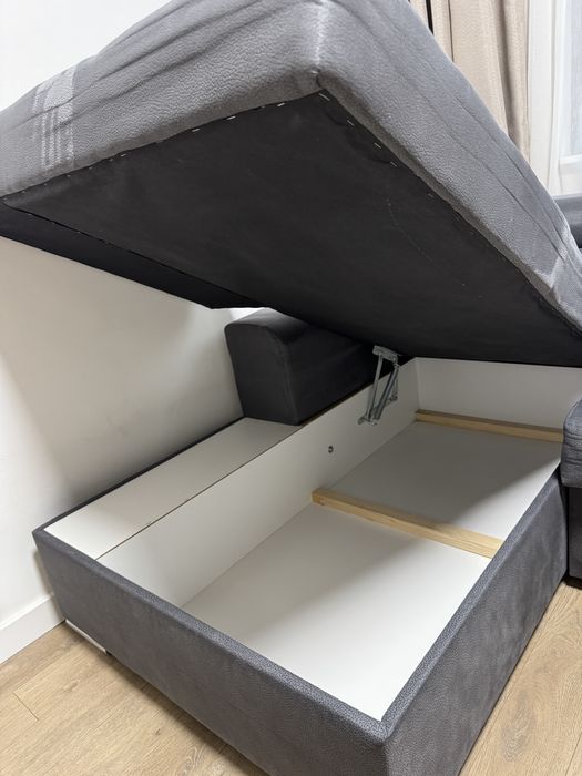 Разтегателен диван