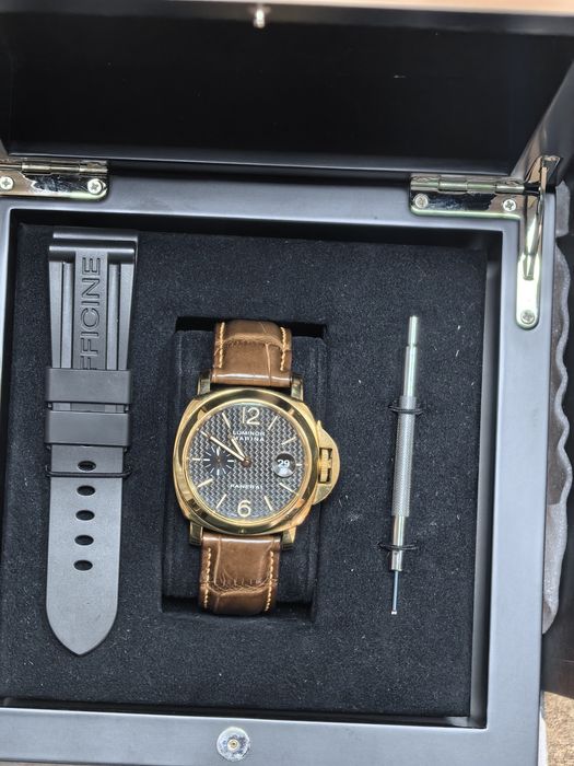 Златен Panerai Luminor Marina 18K Yellow Gold Limited Edition