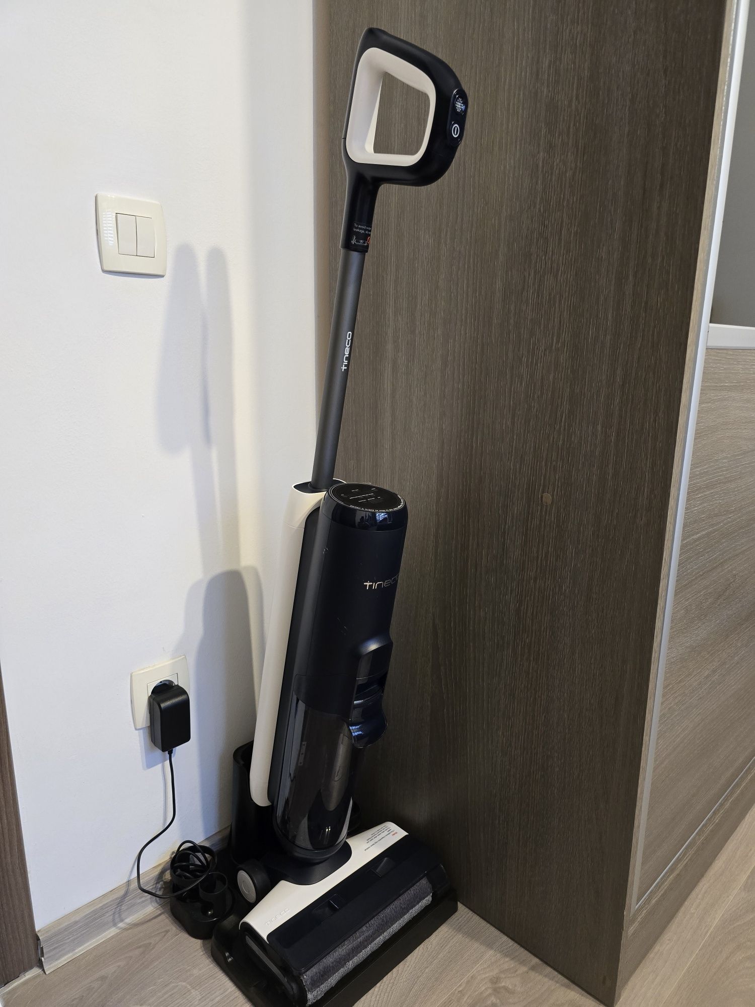 Aspirator vertical cu spalare Tineco Floor One S5 Extreme, 30 W