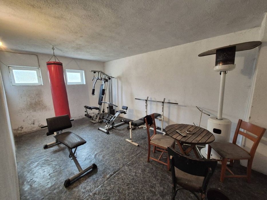 4-стаен апартамент за продажба в жилищна сграда в Разлог